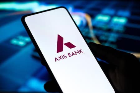 Axis-Bank-PAT-down-15-4-37-on-quarter-as-provisions-NPAs-up