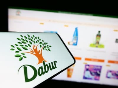 Trade-Dress-Dispute-Dabur-moves-HC-against-Patanjali-Ayurved-s-Dant-Kanti-Red-toothpaste