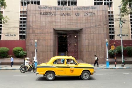 RBI-Bankers-Meet-Bankers-seek-flexibility-in-CRR-maintenance-at-RBI-meet-on-liquidity-mgmt