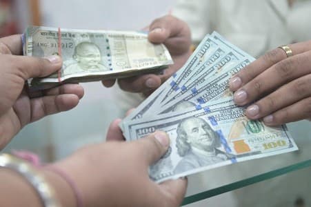 FCNR-B-Deposits-SBI-Bk-of-India-to-use-FCNR-B-deposits-to-replace-bulk-deposits-Officials